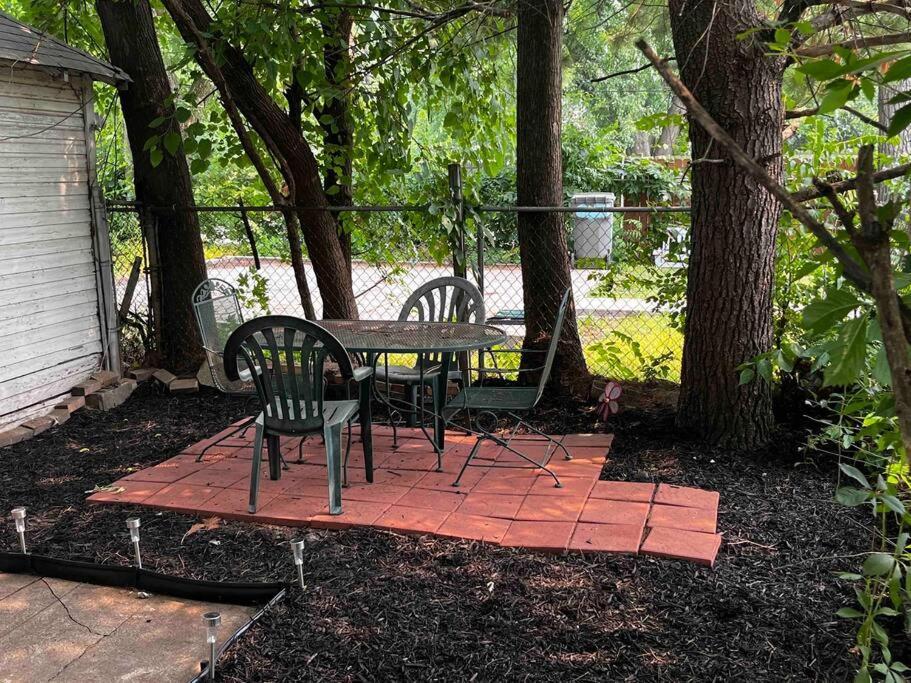 Comfortable 2-Bdrm Spacious Home With Wifi & Patio インディアナポリス エクステリア 写真