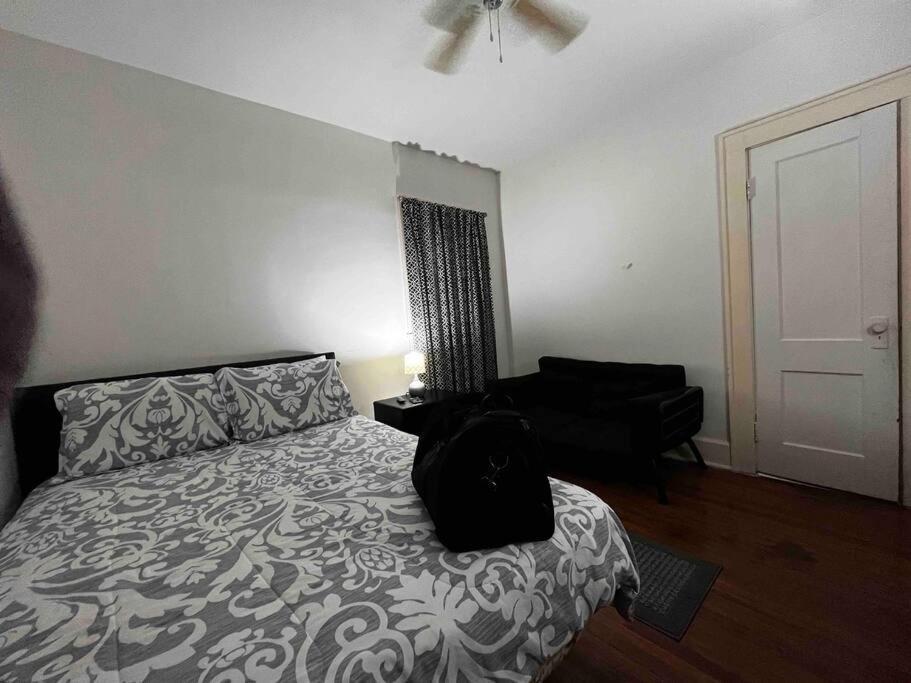 Comfortable 2-Bdrm Spacious Home With Wifi & Patio インディアナポリス エクステリア 写真