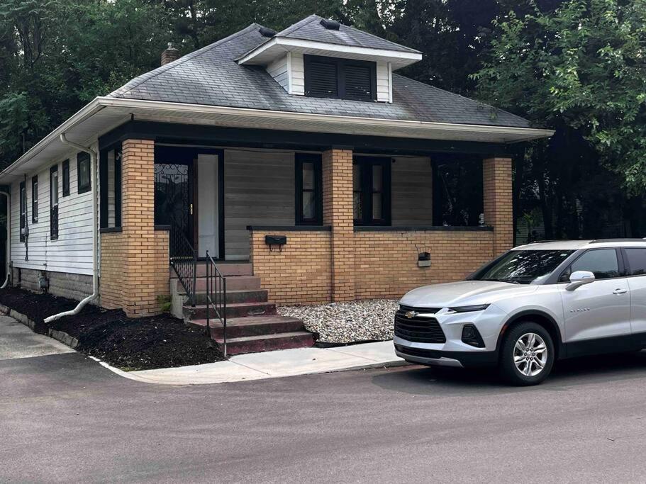 Comfortable 2-Bdrm Spacious Home With Wifi & Patio インディアナポリス エクステリア 写真