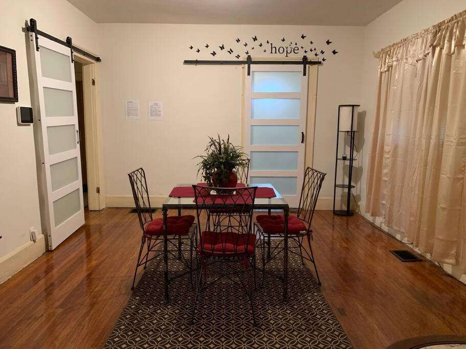Comfortable 2-Bdrm Spacious Home With Wifi & Patio インディアナポリス エクステリア 写真